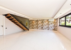 Garden duplex on Cleopatra