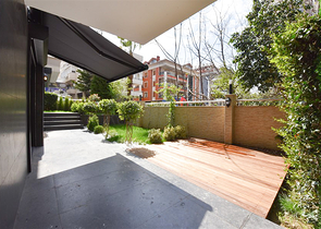 Garden duplex on Cleopatra