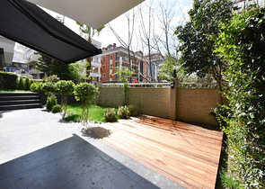 Garden duplex on Cleopatra