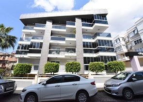 Garden duplex on Cleopatra