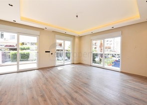 Garden duplex on Cleopatra