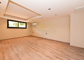 Garden duplex on Cleopatra