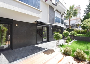 Garden duplex on Cleopatra