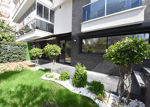 Garden duplex on Cleopatra