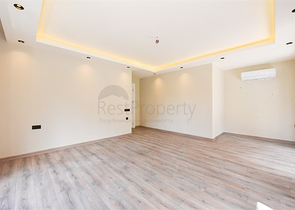 Garden duplex on Cleopatra