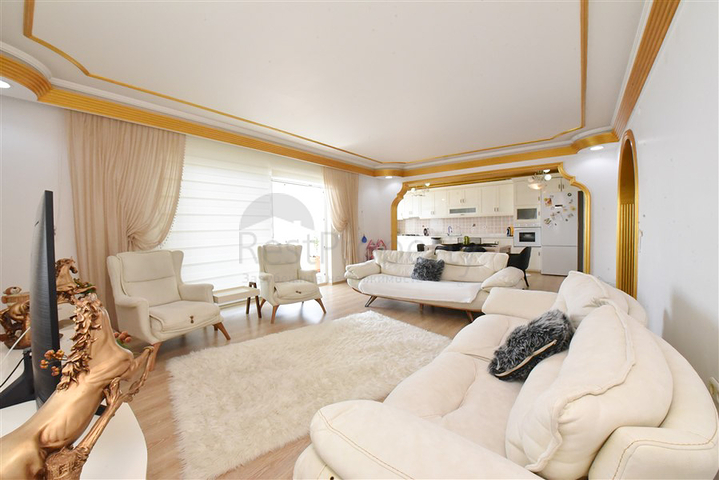 Apartment 2+1 on the first line in Mahmutlar district