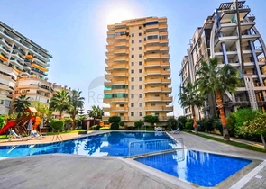 Apartment 2+1 on the first line in Mahmutlar district