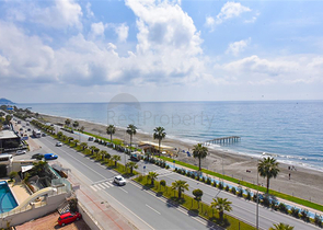 Apartment 2+1 on the first line in Mahmutlar district