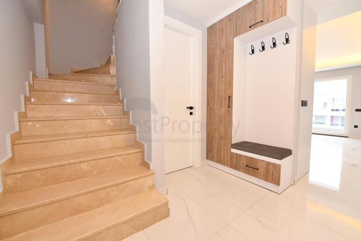 Spacious 3+1 penthouse in Kestel district