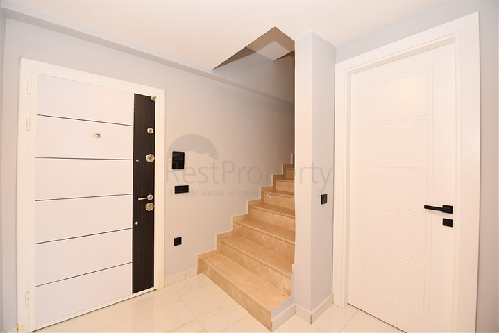 Spacious 3+1 penthouse in Kestel district