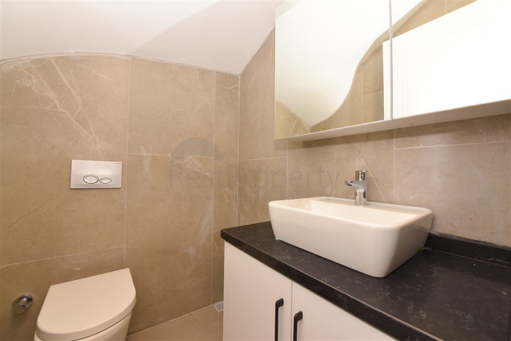 Spacious 3+1 penthouse in Kestel district