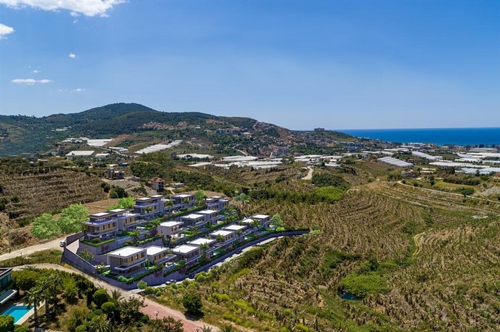 3+1 villa with private pool in Kargicak area