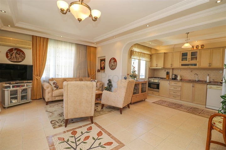 3+2 floor plan apartment in the central area of Alanya