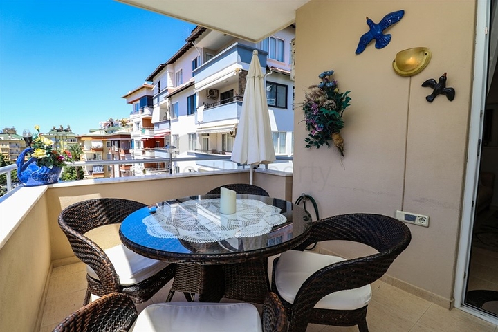 3+2 floor plan apartment in the central area of Alanya