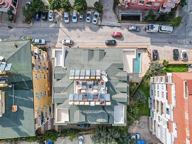 3+2 floor plan apartment in the central area of Alanya