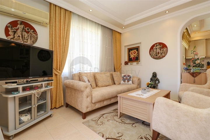 3+2 floor plan apartment in the central area of Alanya