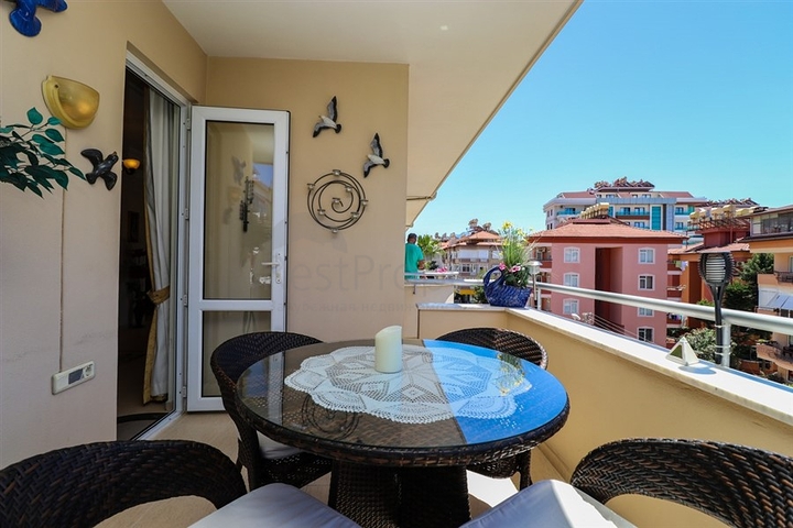 3+2 floor plan apartment in the central area of Alanya