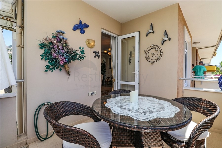 3+2 floor plan apartment in the central area of Alanya