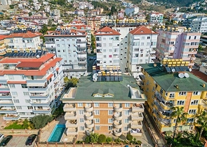 3+2 floor plan apartment in the central area of Alanya