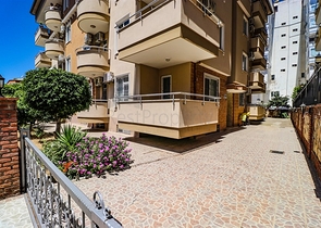 3+2 floor plan apartment in the central area of Alanya