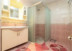 3+2 floor plan apartment in the central area of Alanya