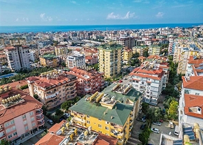 3+2 floor plan apartment in the central area of Alanya