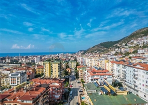 3+2 floor plan apartment in the central area of Alanya