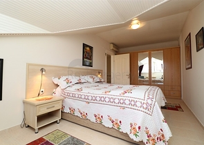 3+2 floor plan apartment in the central area of Alanya