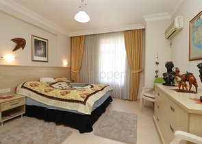 3+2 floor plan apartment in the central area of Alanya