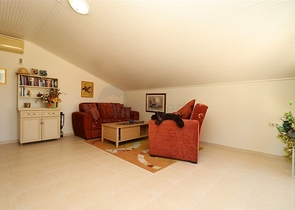 3+2 floor plan apartment in the central area of Alanya