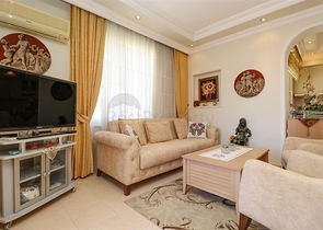 3+2 floor plan apartment in the central area of Alanya