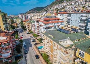 3+2 floor plan apartment in the central area of Alanya