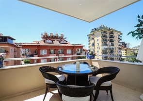 3+2 floor plan apartment in the central area of Alanya