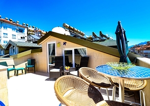 3+2 floor plan apartment in the central area of Alanya