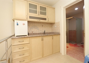 3+2 floor plan apartment in the central area of Alanya