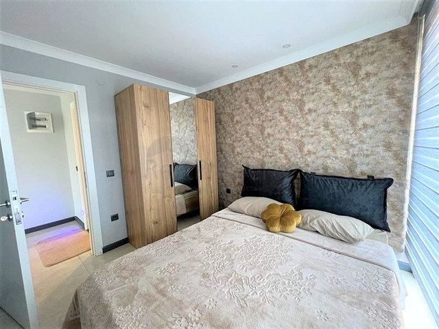 Spacious 4+1 penthouse in the center of Alanya with a view of the fortress