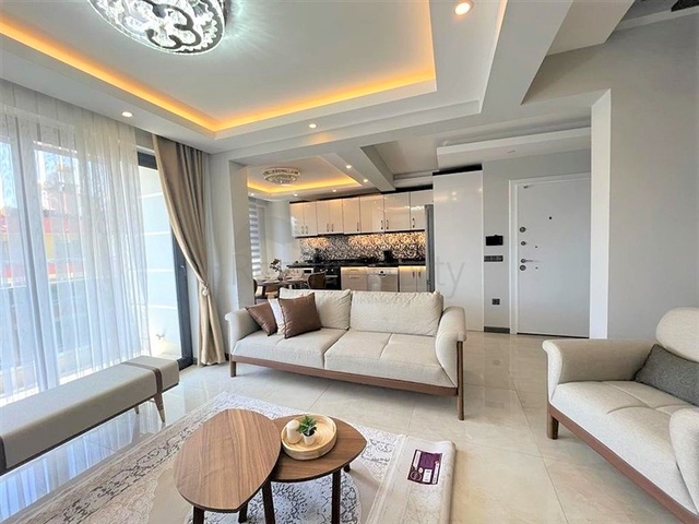 Spacious 4+1 penthouse in the center of Alanya with a view of the fortress