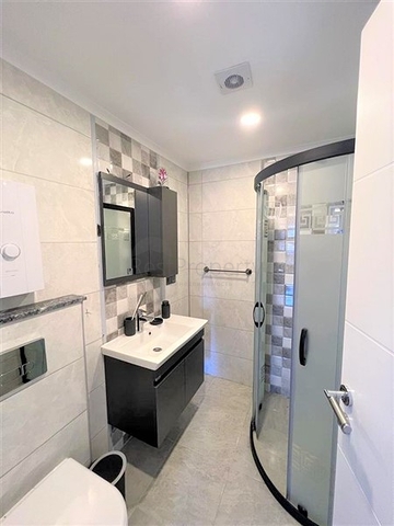 Spacious 4+1 penthouse in the center of Alanya with a view of the fortress