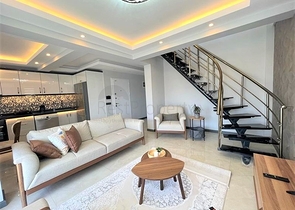 Spacious 4+1 penthouse in the center of Alanya with a view of the fortress