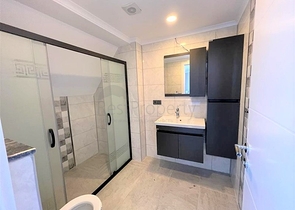 Spacious 4+1 penthouse in the center of Alanya with a view of the fortress