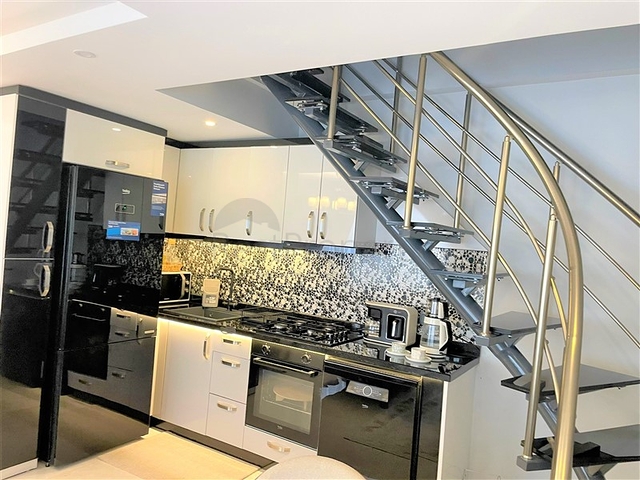 4+1 penthouse in the center of Alanya within walking distance to the sea