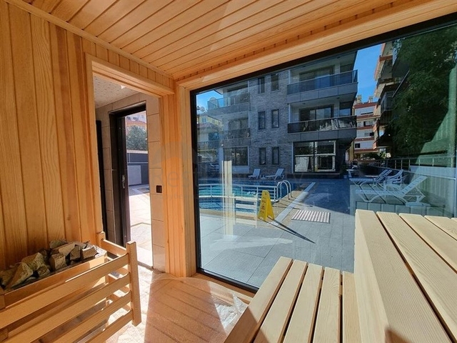 4+1 penthouse in the center of Alanya within walking distance to the sea