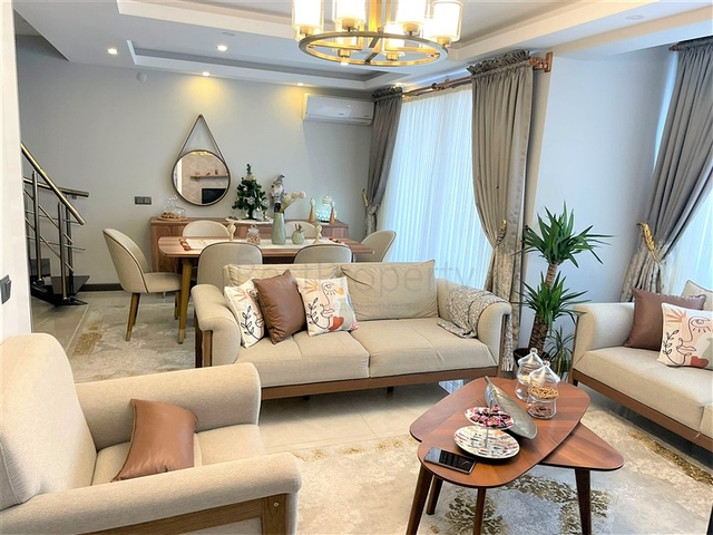 4+1 penthouse in the center of Alanya within walking distance to the sea