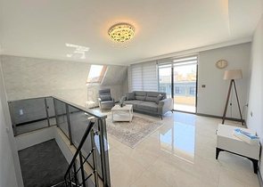 4+1 penthouse in the center of Alanya within walking distance to the sea