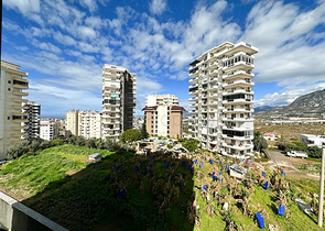 1+1 apartment in a building under construction in Mahmutlar district
