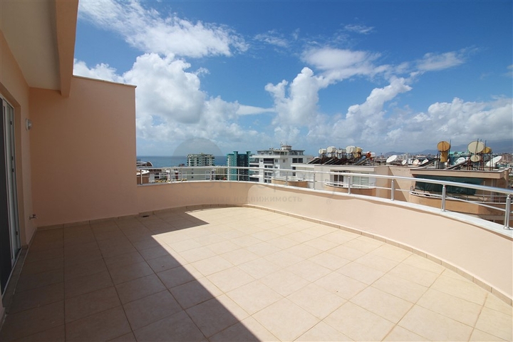 Spacious 3+1 penthouse in Mahmutlar district