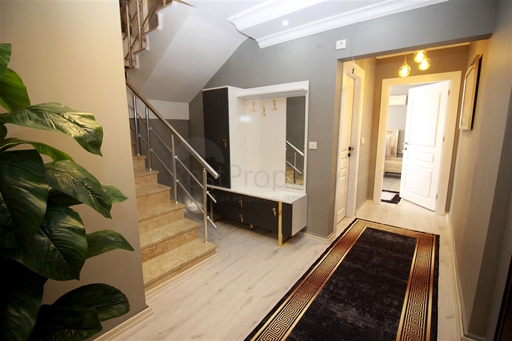 Spacious 3+1 penthouse in Mahmutlar district