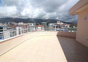 Spacious 3+1 penthouse in Mahmutlar district