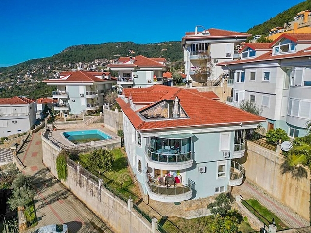 3+1 penthouse with stunning sea views in the picturesque Bektash area
