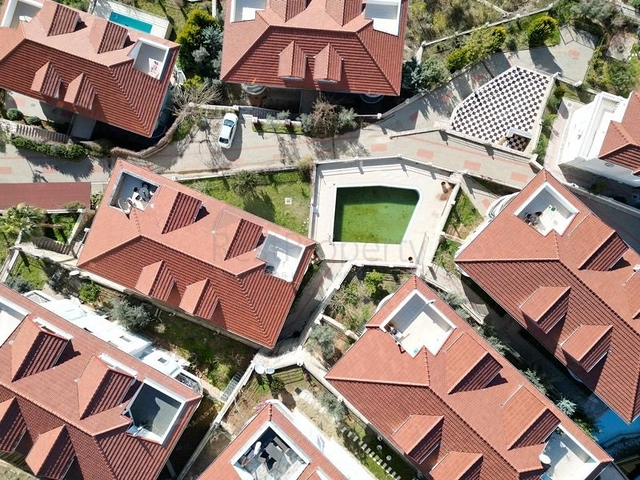 3+1 penthouse with stunning sea views in the picturesque Bektash area